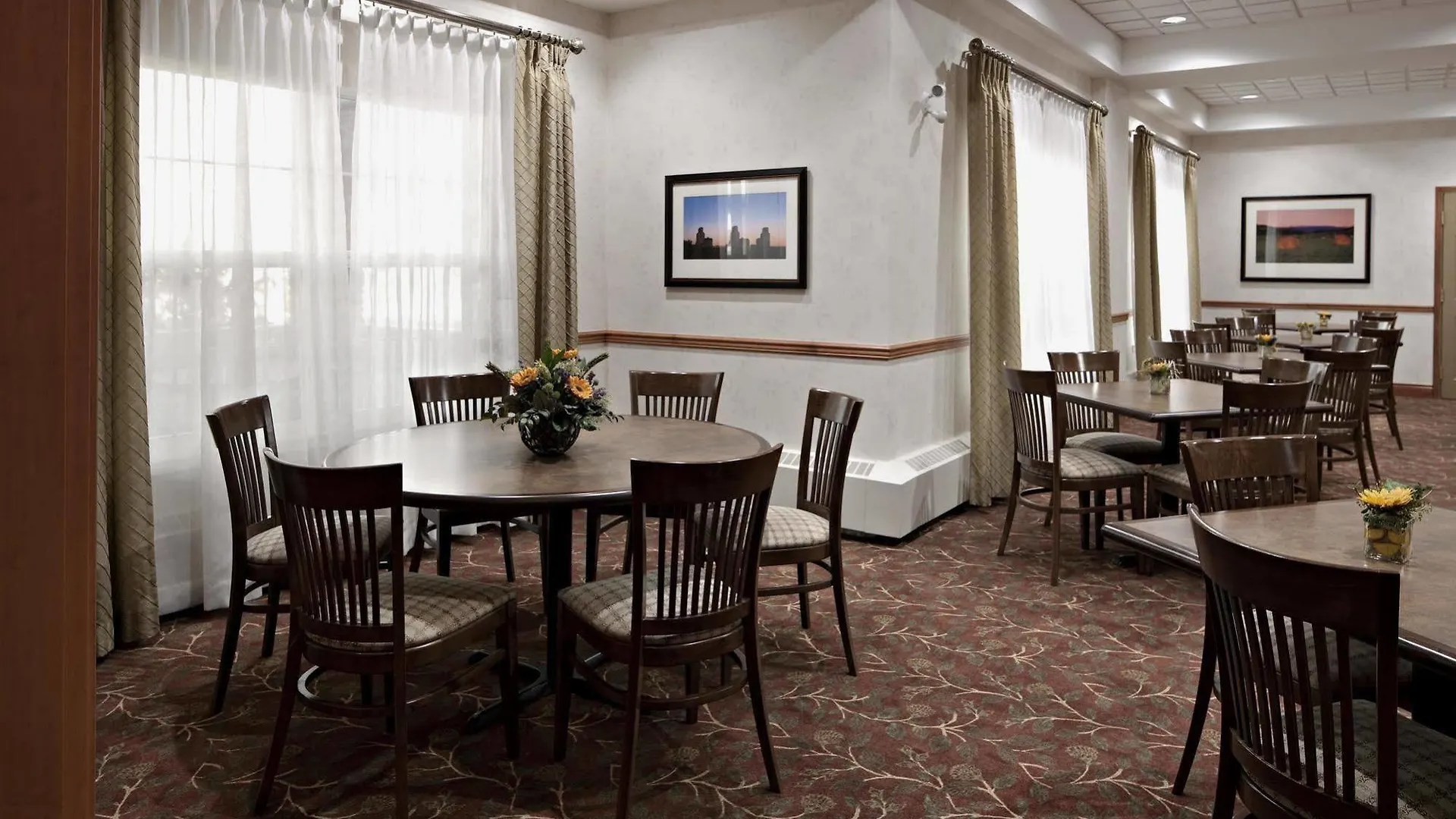 Country Inn & Suites By Radisson, Calgary-Northeast 3*, YYC