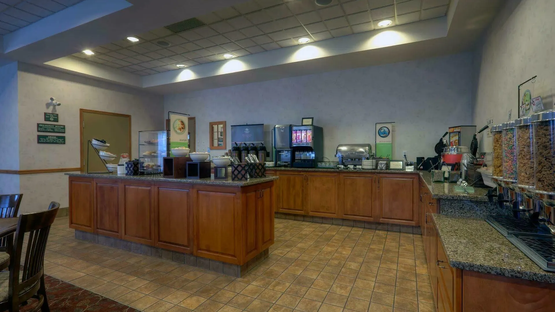 Country Inn & Suites By Radisson, Calgary-Northeast 3*, YYC Kanada