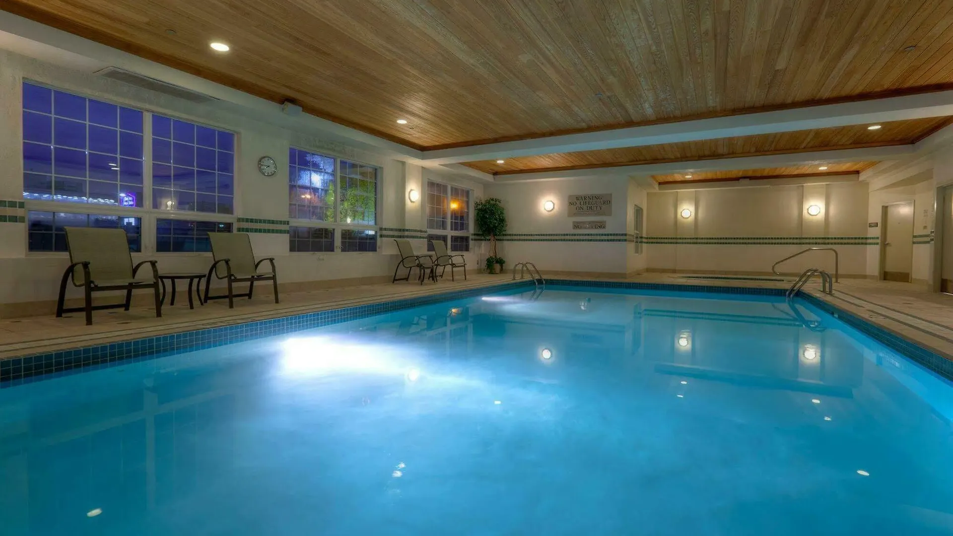 Country Inn & Suites By Radisson, Calgary-Northeast 3*, YYC Kanada